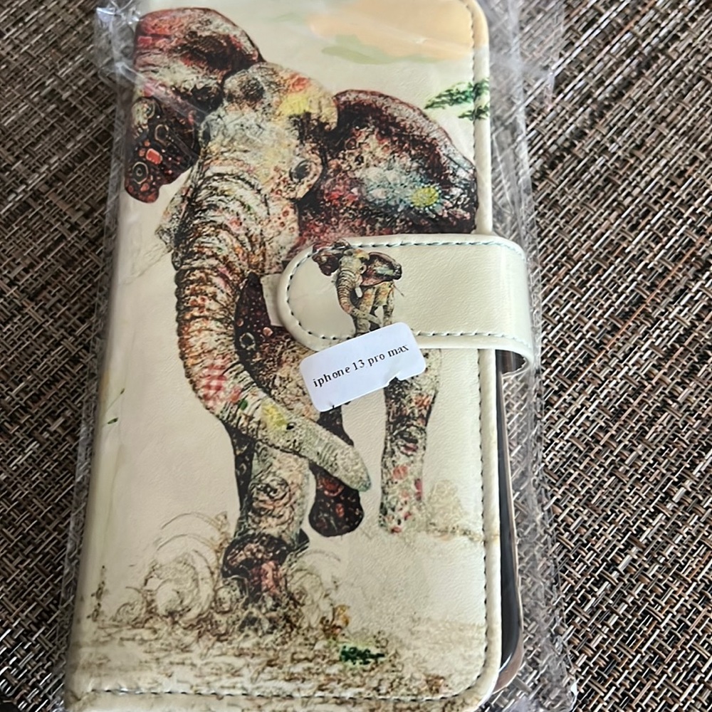 Beautiful iPhone 13 Pro Max wallet cover.